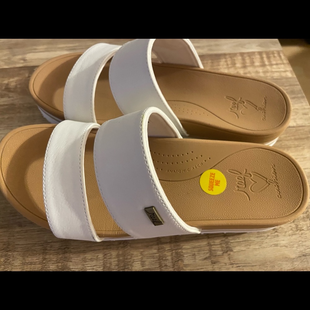 Reef women’s sandals size 8
